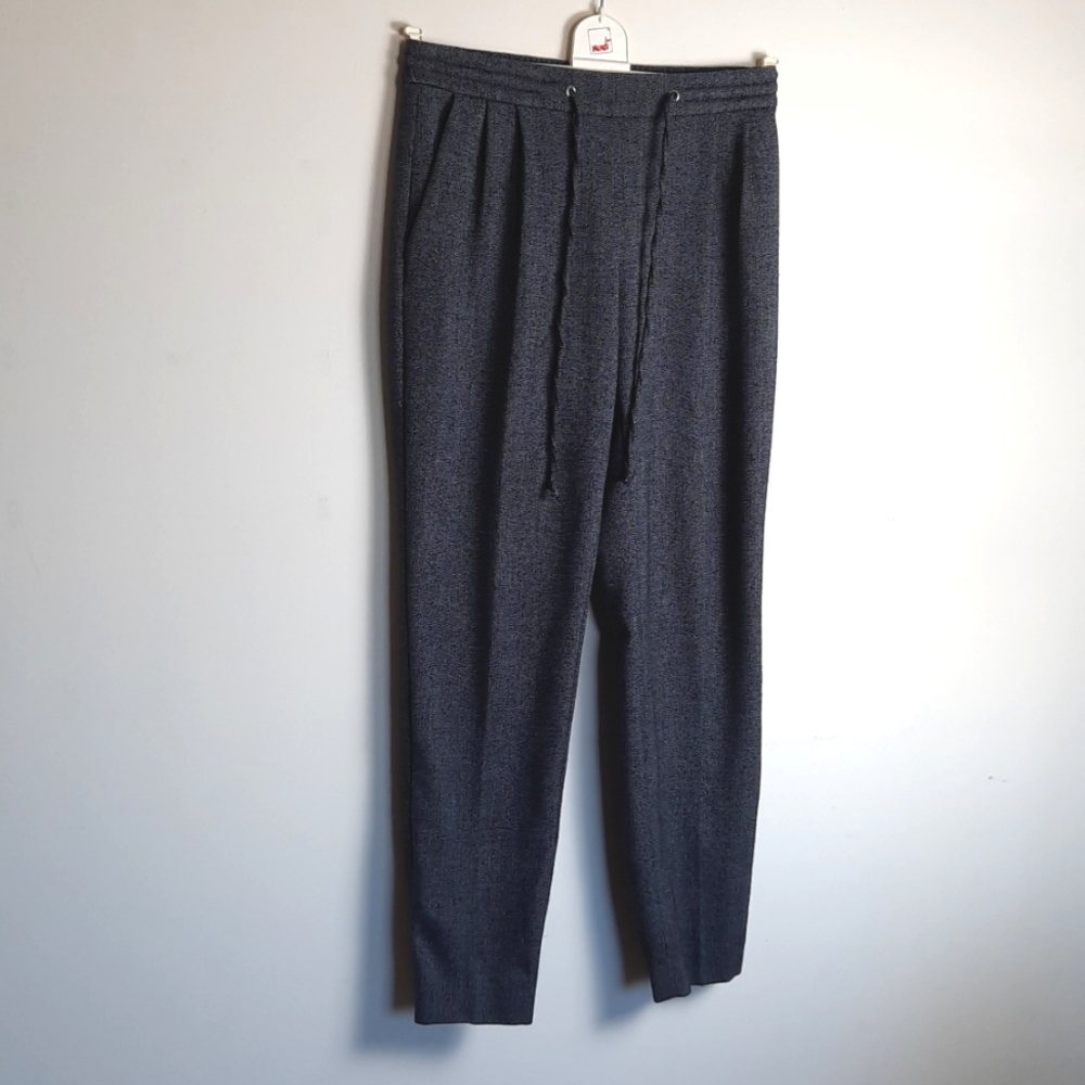 Zara Basic Collection, Jogger style pant with Elastic Waist.  Size XS